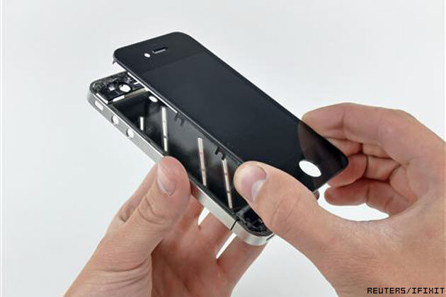 Obsession with teardowns? iFixit tears iPhone 4