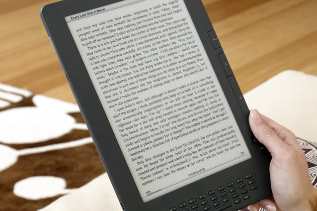 Amazon launches Kindle DX at a lower price