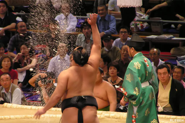 Now iPads for Giant Sumo Wrestlers