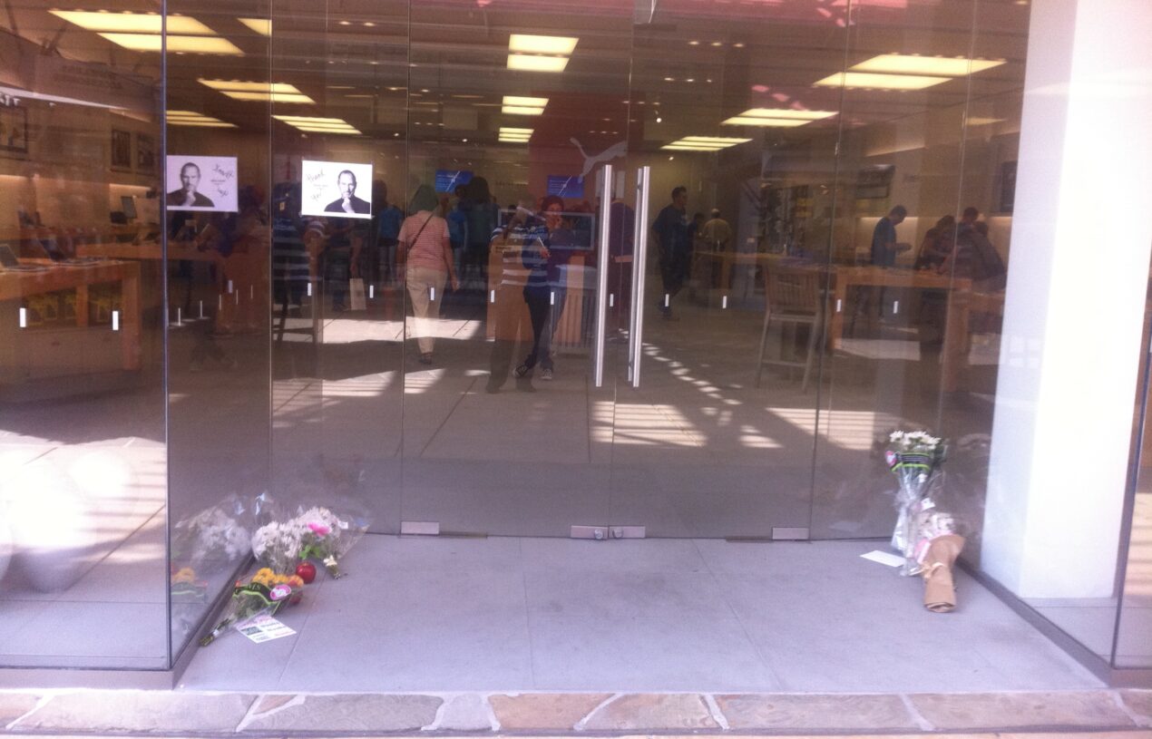 San Antonio, Texas Pays Tribute to Steve Jobs [Pics]